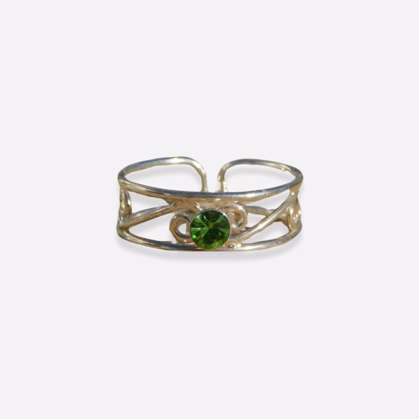 anillo pie con piedra verde