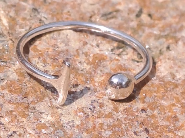 anillo de bolita palito