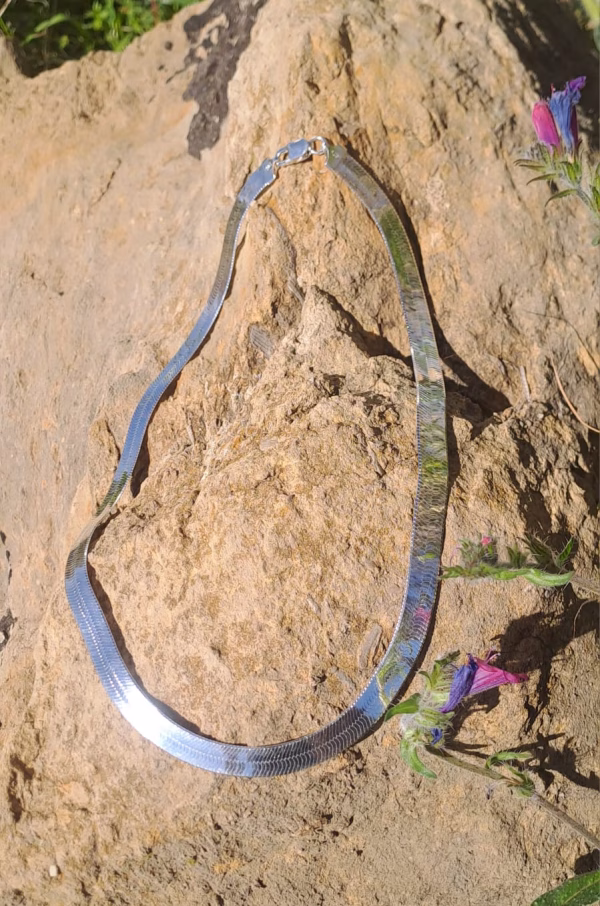 collar escamas